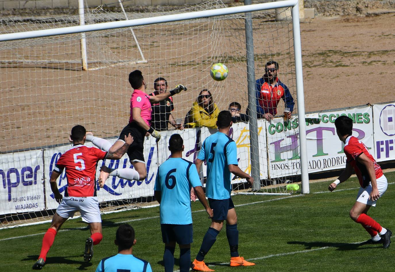 Paradón de Joaquín ante la impaciencia de los miajadeños 