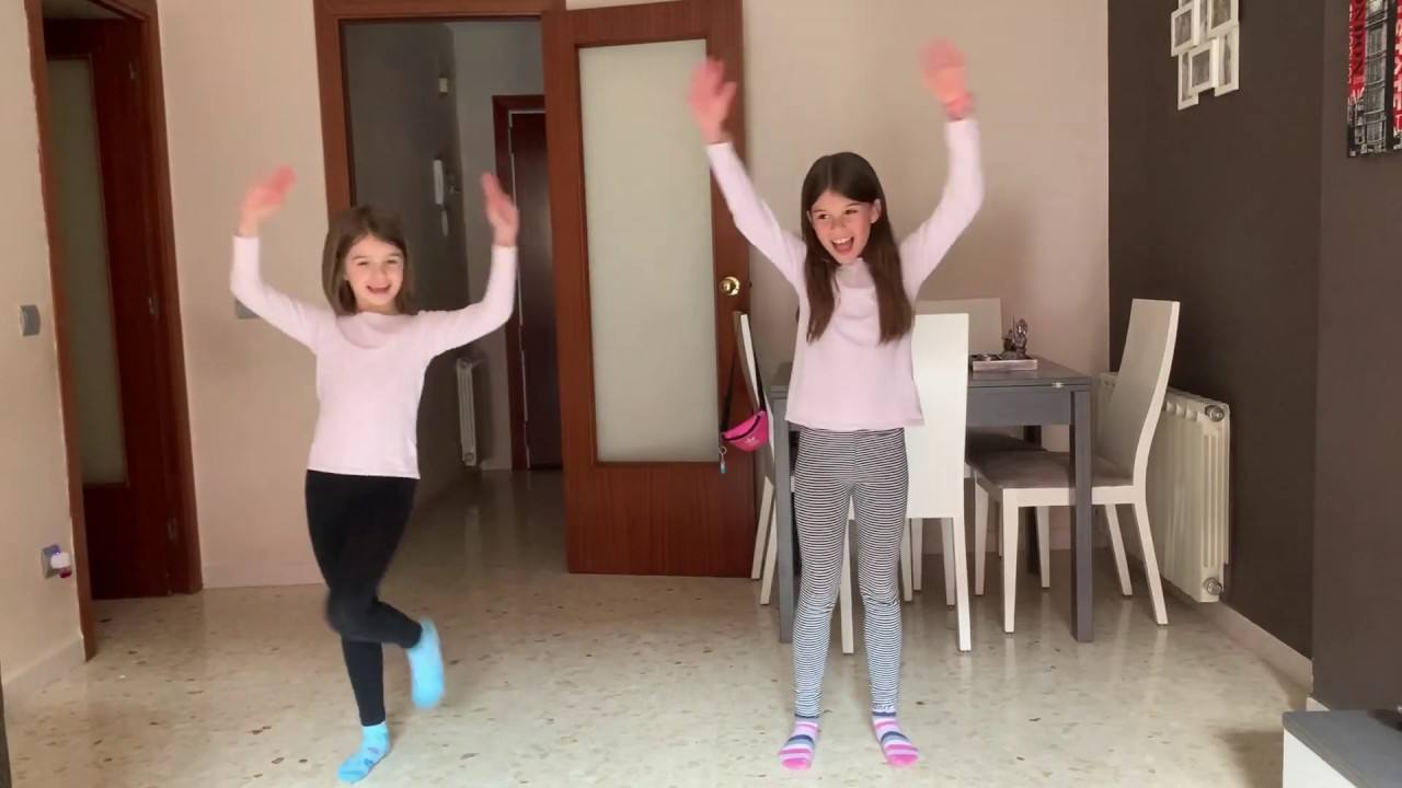 Las 'Diablillas kids' son conocidas en Internet por bailar en casa 