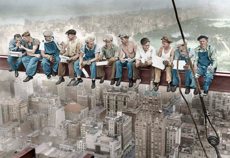 Pintura a color de la famosa fotografía 'Lunch Atop A Skyscraper' 