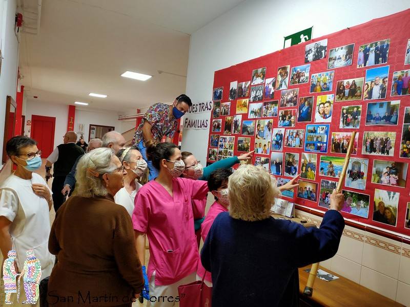 Con las fotos recibidas crearon el mural 'Nuestras familias' 