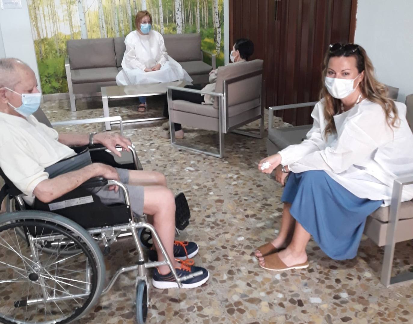 Primeros reencuentros en la sala de visitas de Novoger 