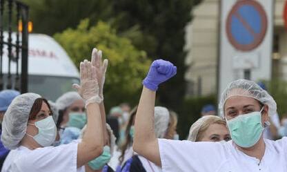 El centro de salud continúa haciendo PCR a diario 