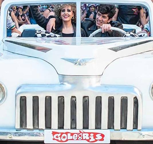 Los Danny y Sandy de 'Los Colegas' en el desfile de Carnaval de Badajoz de este año 