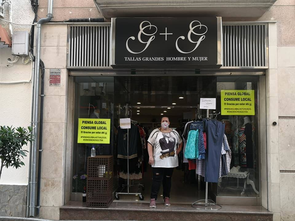 Los comerciantes de Miajadas, apoyados por ACOMIC y el Ayuntamiento, han decidido innovar este verano y se han lanzado a la calle para acercar el producto al cliente con ofertas y descuentos y así fomentar las ventas, de forma que salgan todos ganando. Una serie de empresas participan las mañanas de los martes, mientras que otras lo hacen los jueves, para no producir aglomeraciones en la calle. Un gran reclamo para vendedores y compradores, que dan vida a las calles de la localidad. 