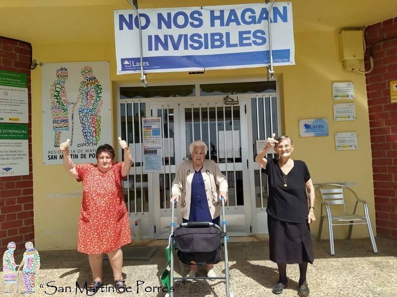 Las tres primeras usuarias del servicio diurno del centro 
