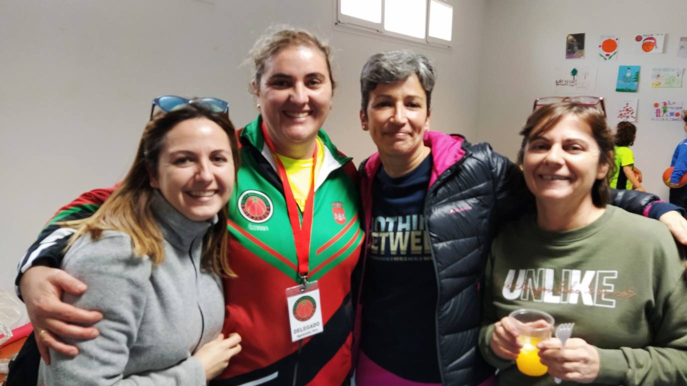 El club es como una familia, y las madres de los niños también han hecho piña en las gradas 