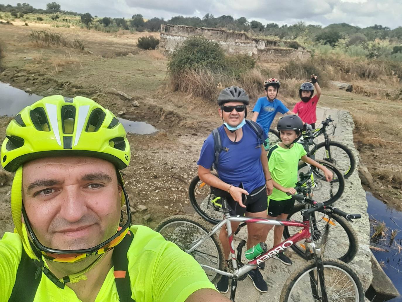 Calles peatonales, bus urbano gratuito, ruta ciclista, kits de reparación de bicicletas gratuitos distribuidos por distintos establecimientos, 'Metrominuto', III Concurso de fotografía sobre movilidad sostenible, salidas escolares y la 'Semana del comercio verde' han formado parte de la Semana Europea de la Movilidad 