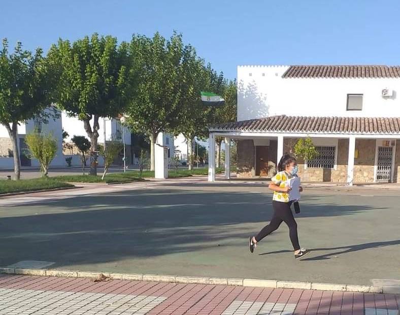 Gymkanas, juegos tradicionales, concursos de lanzamiento de anillas para pequeños y mayores, torneo de petanca y el concierto de Aurelio Gallardo han hecho que los alonseños disfruten de sus fiestas patronales de una forma diferente. 