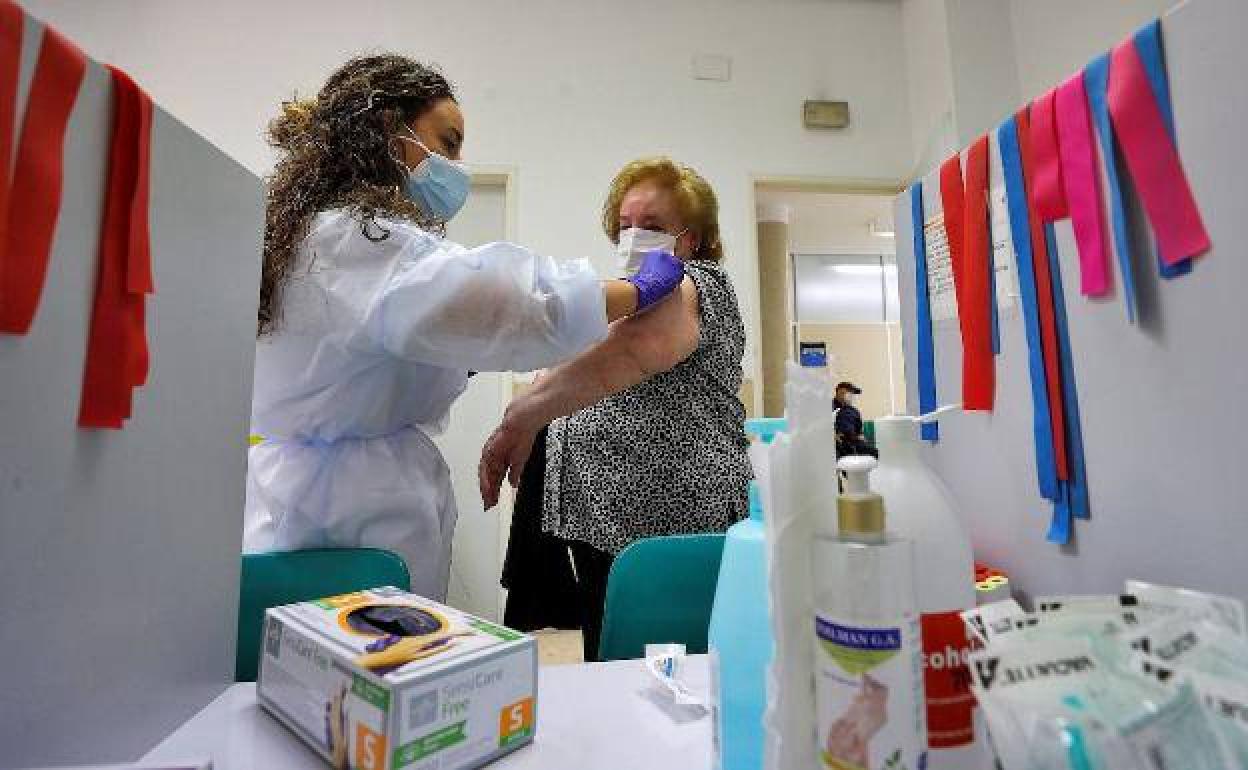 Los mayores de 60 años serán un colectivo prioritario en Miajadas 
