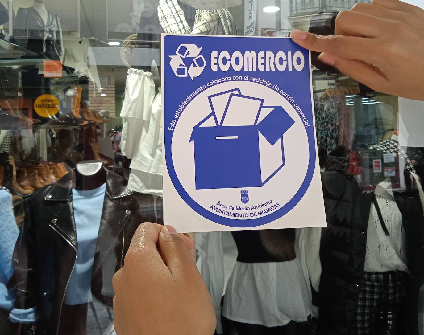 La tienda de moda 'Caprichos' es una de las que cuenta con el distintivo 