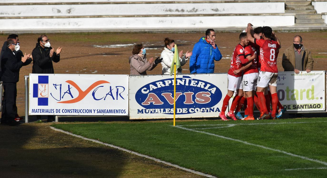El Miajadas se reafirma como tercero de grupo tras el partido disputado ante el Trujillo, en el que, aunque Bryan aventajaba el marcador para los trujillanos, Edu Salles se encargó de igualar el partido para sentenciarlo en el 93, consiguiendo la victoria miajadeña a 2-1. 