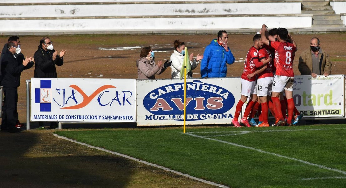 El Miajadas se reafirma como tercero de grupo tras el partido disputado ante el Trujillo, en el que, aunque Bryan aventajaba el marcador para los trujillanos, Edu Salles se encargó de igualar el partido para sentenciarlo en el 93, consiguiendo la victoria miajadeña a 2-1. 