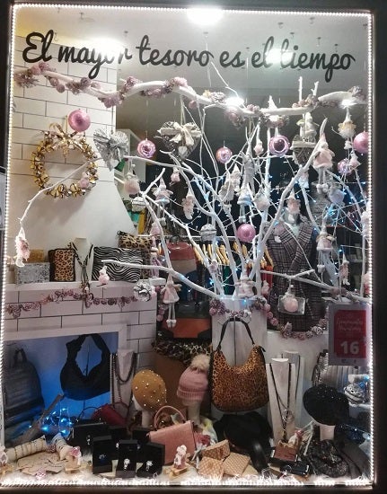 El bosque encantado de 'Pecados Complementos' representa la magia de la Navidad 