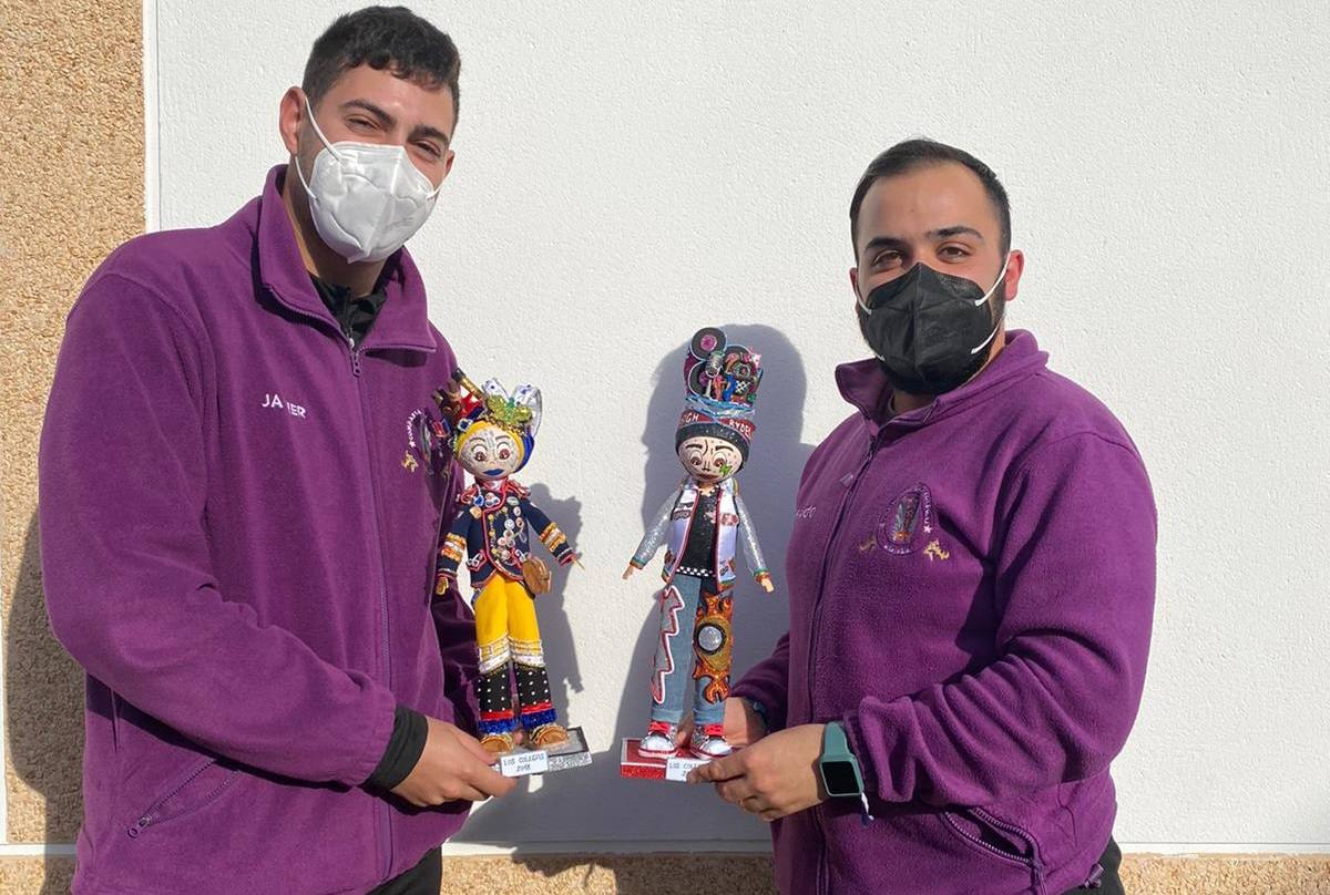 La comparsa Los Colegas mantiene vivo el espíritu del Carnaval