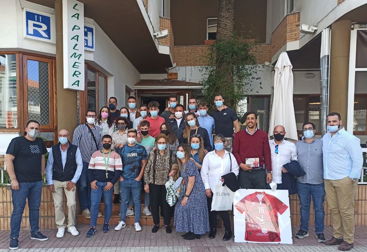 Jugadores, entrenadores y miembros de la directiva 