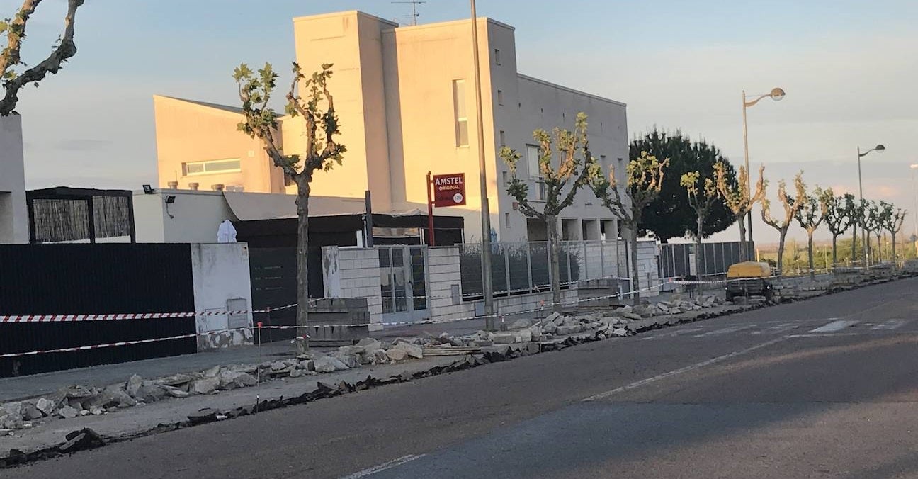 Obras en la avenida 8 de marzo para cambiar la ubicación del carril bici 