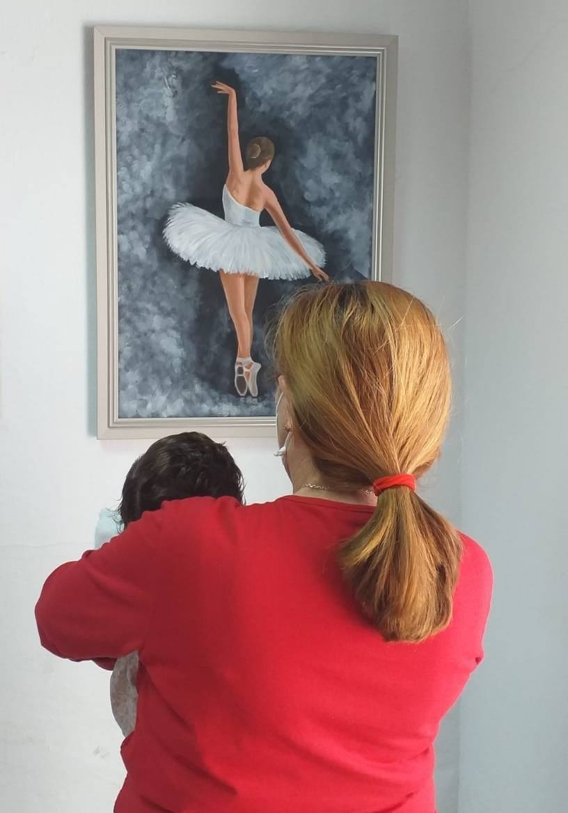 Alonso de Ojeda acogió durante su semana cultural una exposición en la que los visitantes pudieron admirar las obras de los artistas locales, alumnos del curso de pintura de la Universidad Popular. Un total de 28 cuadros, tanto en óleo como en acuarela. 