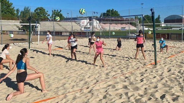 Miajadas acogerá el próximo sábado el XVI Torneo de Voley playa Mujer y Deporte