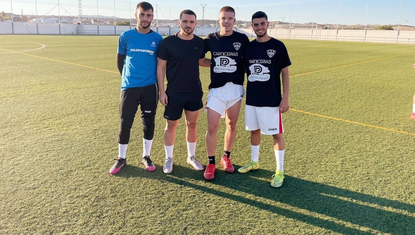 Pedro, Xiscu, Chiscano y Adri en uno de los primeros entrenamientos con el Miajadas 