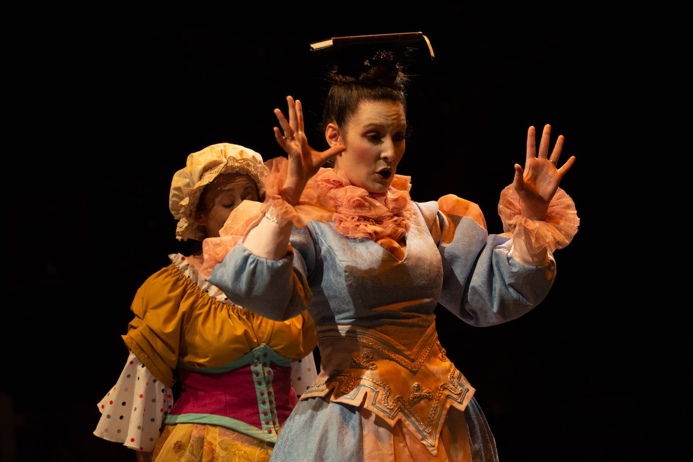 'Entre bobos anda el juego', una obra teatral enmarcada en el mes de la 'No violencia de género'