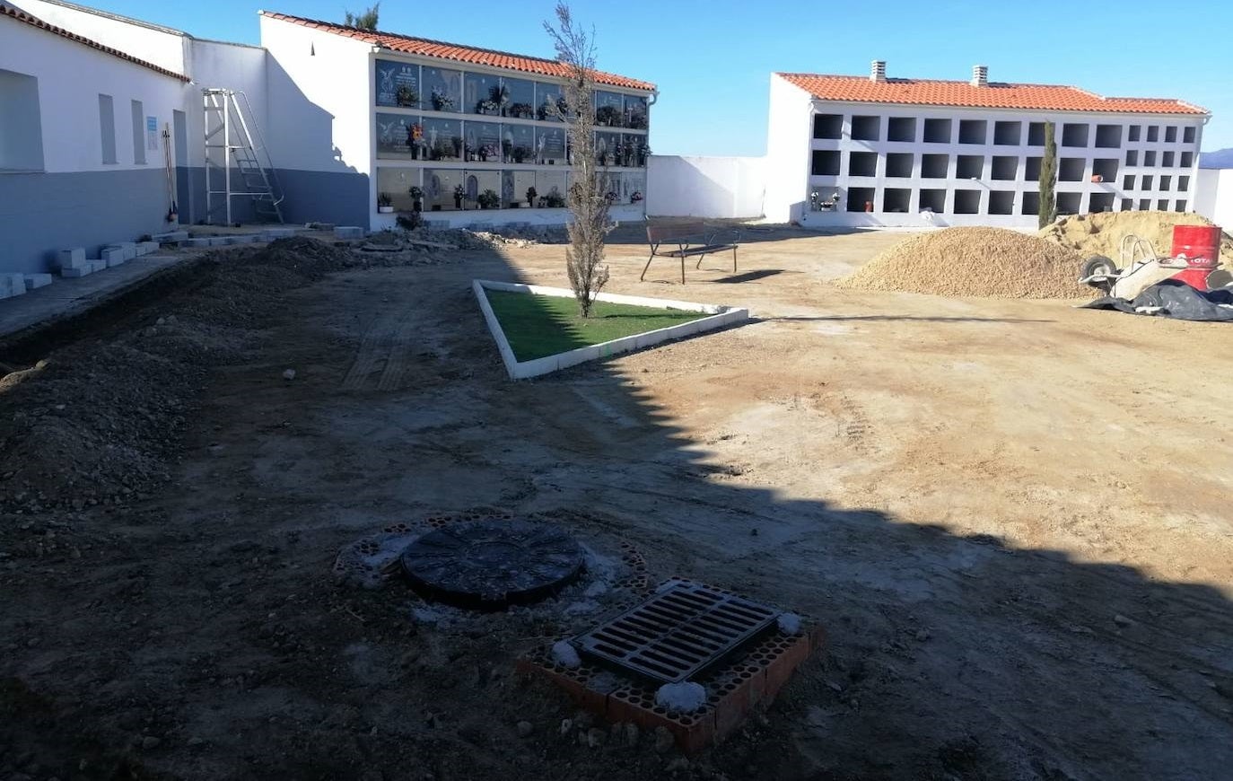 Obras de mejora en el cementerio municipal de Alonso de Ojeda 