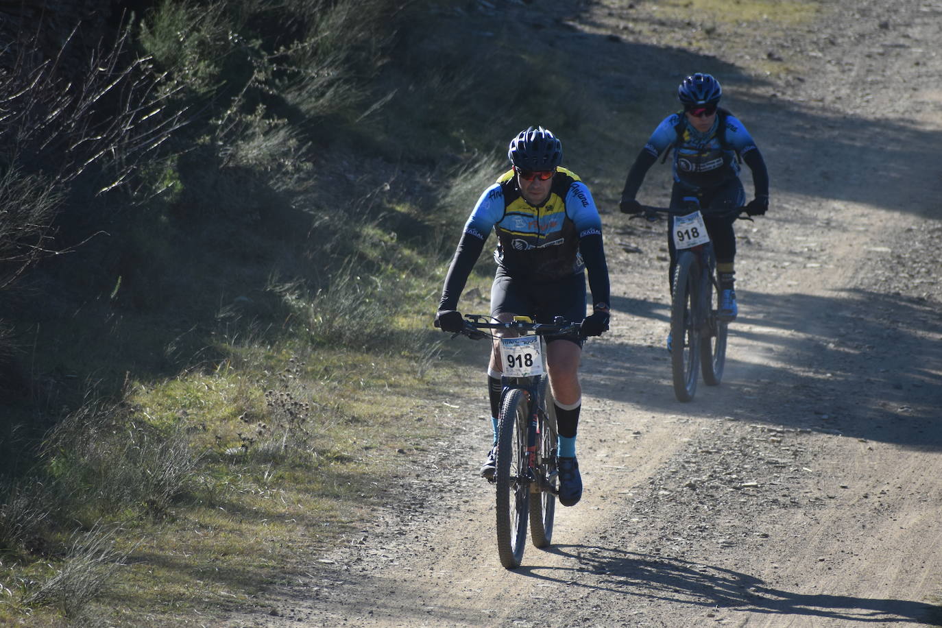 Más de 1.000 ciclistas de distintos puntos de la región y el país se dieron cita en una de las pruebas más conocidas en el mundo del ciclismo: la 'Titán de los Ríos', convertida ya en un referente, por sus parajes naturales, por sus recorridos, por su dificultad, por su emoción. 