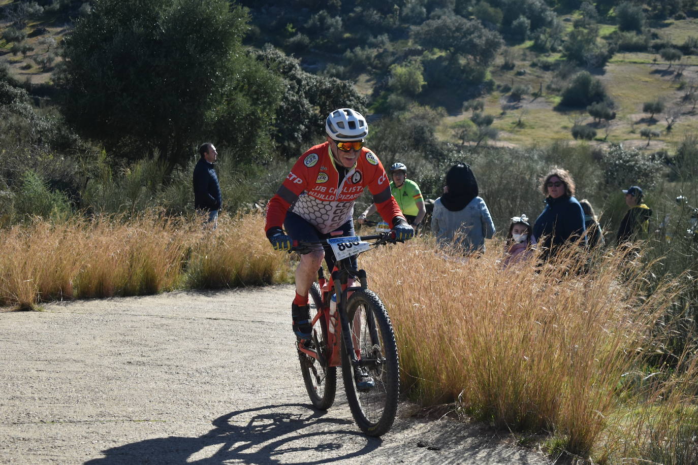 Más de 1.000 ciclistas de distintos puntos de la región y el país se dieron cita en una de las pruebas más conocidas en el mundo del ciclismo: la 'Titán de los Ríos', convertida ya en un referente, por sus parajes naturales, por sus recorridos, por su dificultad, por su emoción. 