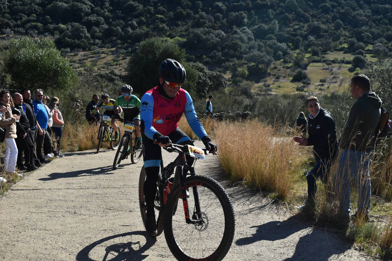 Más de 1.000 ciclistas de distintos puntos de la región y el país se dieron cita en una de las pruebas más conocidas en el mundo del ciclismo: la 'Titán de los Ríos', convertida ya en un referente, por sus parajes naturales, por sus recorridos, por su dificultad, por su emoción. 