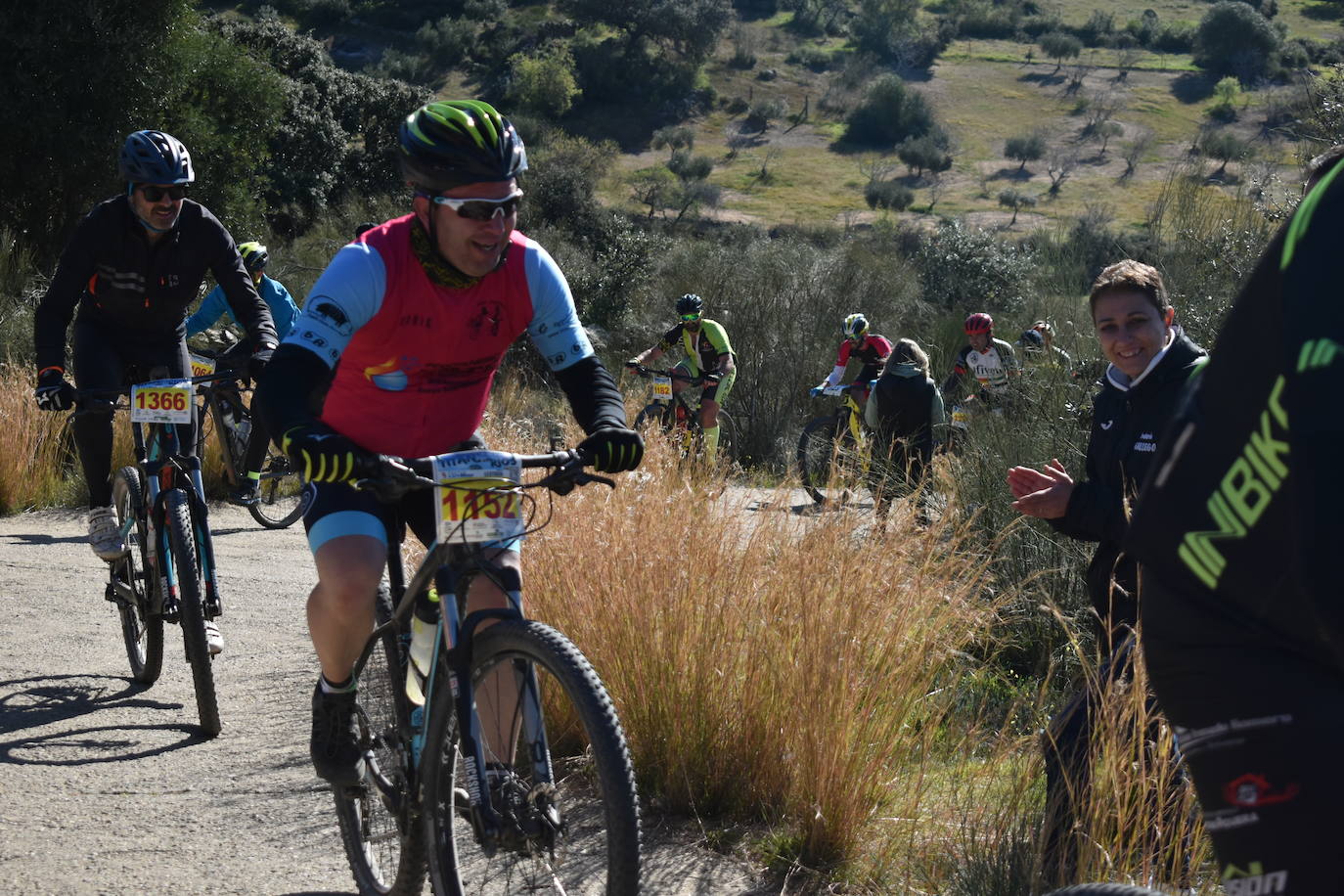 Más de 1.000 ciclistas de distintos puntos de la región y el país se dieron cita en una de las pruebas más conocidas en el mundo del ciclismo: la 'Titán de los Ríos', convertida ya en un referente, por sus parajes naturales, por sus recorridos, por su dificultad, por su emoción. 