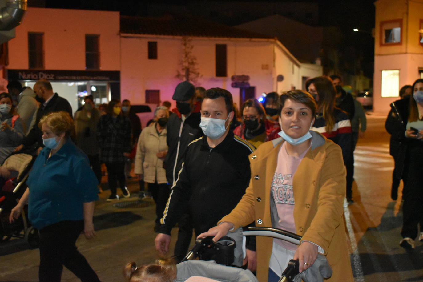 Miajadas ha vuelto a celebrar su gran Carnaval, lo ha vivido por todo lo alto y lo ha despedido con todos los honores. El desfile del sábado devolvió la alegría a las calles de la localidad entre música y color, y el entierro de la sardina ofreció risas y un final dulce para la vuelta de esta celebración. 