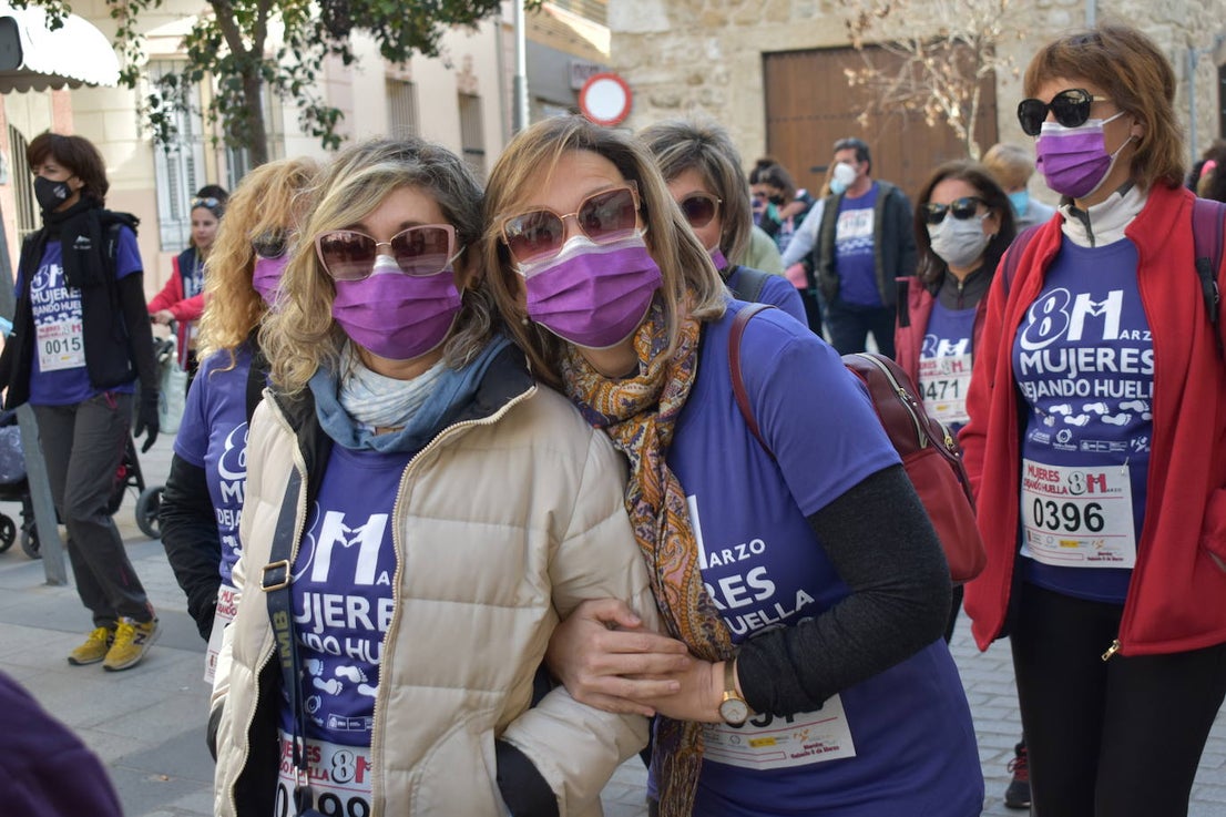 El pasado sábado 5 de marzo Miajadas acogió con antelación su tradicional marcha por el Día Internacional de la mujer, 8 M, en la que miajadeños y miajadeñas marcaron juntos el camino por la igualdad entre hombres y mujeres. Tras la marcha participaron en una Master Class de Zumba y entraron en el sorteo de una bicicleta, cuya ganadora fue Beatriz Barquilla. 