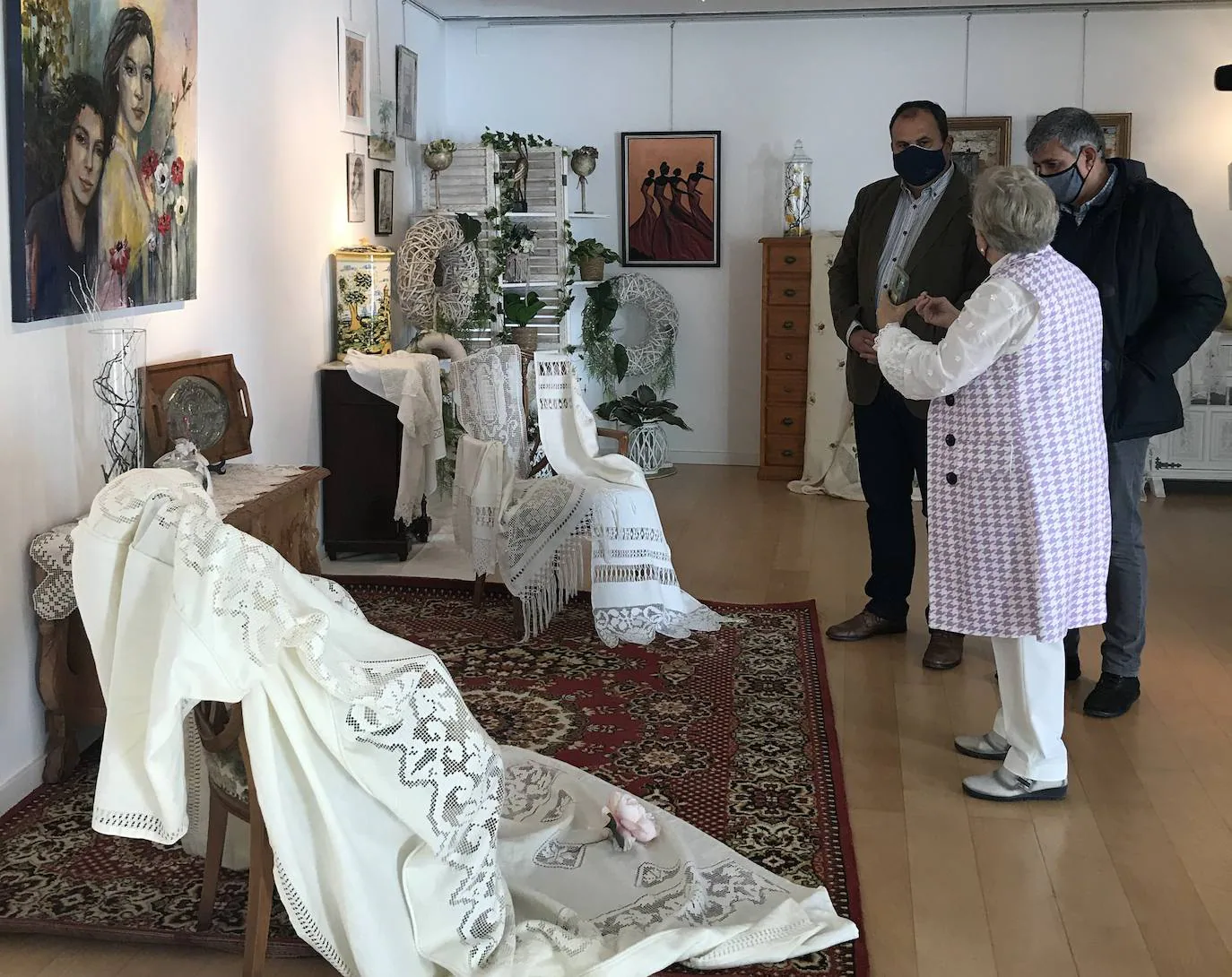 La exposición está distribuida por distintas salas del Palacio Obispo Solís de Miajadas 
