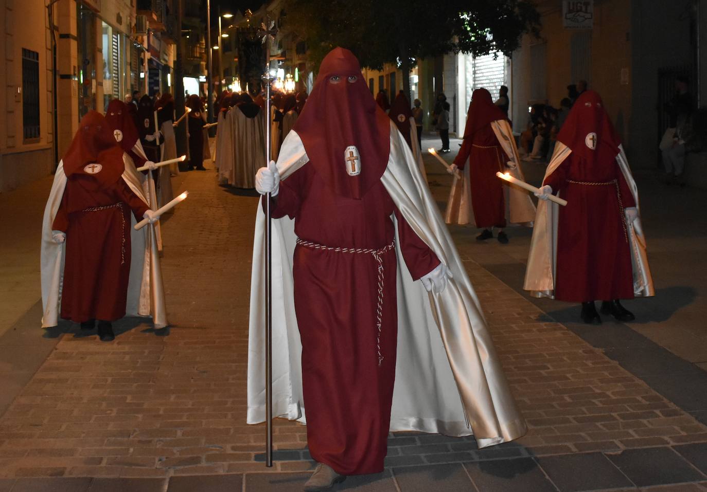Los miajadeños volvieron a vivir su Semana Santa. Volvieron a llorar la muerte de Jesucristo acompañando al Cristo de la Piedad, la Piedad, el Santo Sepulcro y la Virgen de los Dolores, y volvieron a celebrar su resurrección con el encuentro entre el Cristo Resucitado y la Virgen. Una Semana Santa como hacía dos años no habían podido celebrar y que han vuelto a disfrutar con todos los honores 
