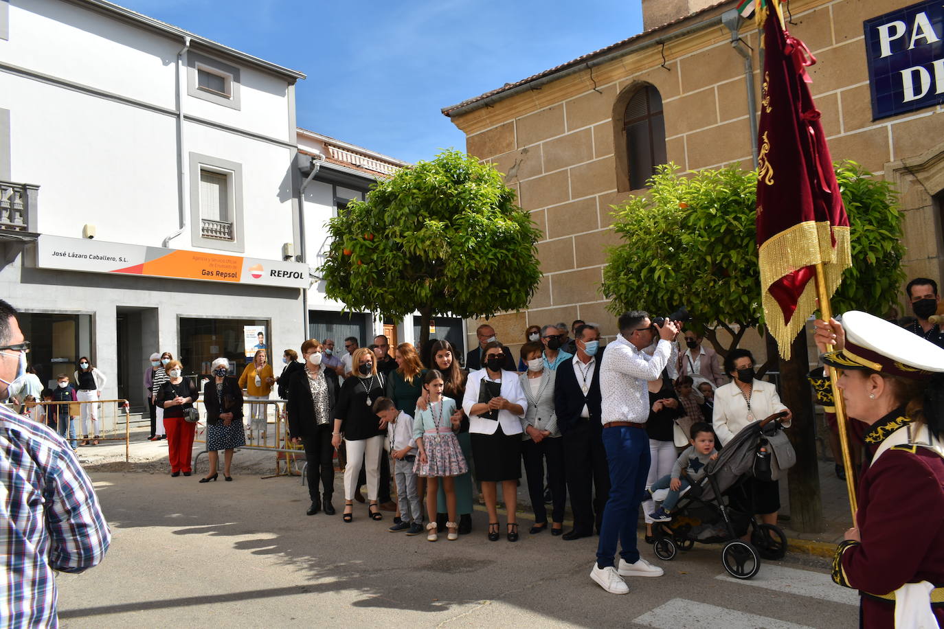 Los miajadeños volvieron a vivir su Semana Santa. Volvieron a llorar la muerte de Jesucristo acompañando al Cristo de la Piedad, la Piedad, el Santo Sepulcro y la Virgen de los Dolores, y volvieron a celebrar su resurrección con el encuentro entre el Cristo Resucitado y la Virgen. Una Semana Santa como hacía dos años no habían podido celebrar y que han vuelto a disfrutar con todos los honores 