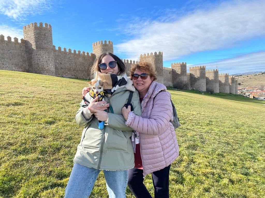 El concurso fotográfico del Día de la madre, organizado por Acomic y el comercio de Miajadas, ha reunido las mejores instantáneas de madres miajadeñas. En ellas los besos, los abrazos, las miradas, y los 'Te quiero' sin necesidad de decirlos, han cobrado el protagonismo que merecen, que ELLAS merecen. 