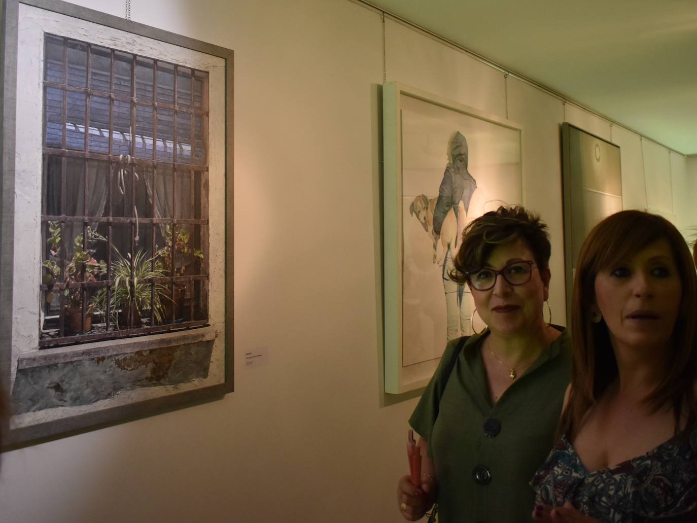 El XI Certamen de Pintura Fundación Laura Otero vivió una gala final memorable. Con el grupo musical Anam Camerata amenizando la noche en el Palacio Obispo Solís, y el neumólogo Juan Fernando Masa como invitado de honor, la fundación retomó su tradición de la forma más emotiva, esperada y especial. Guillermo Sedano ha sido el ganador de esta edición con 'Camino del vuelta al norte', mientras que Juan Carlos Gil ha conseguido el segundo premio con 'Composición con patines' y David Palomero se ha hecho con el Accésit con 'Lucía'. Tras el acto oficial, los asistentes pudieron disfrutar de la exposición, abierta hasta el 15 de julio. 