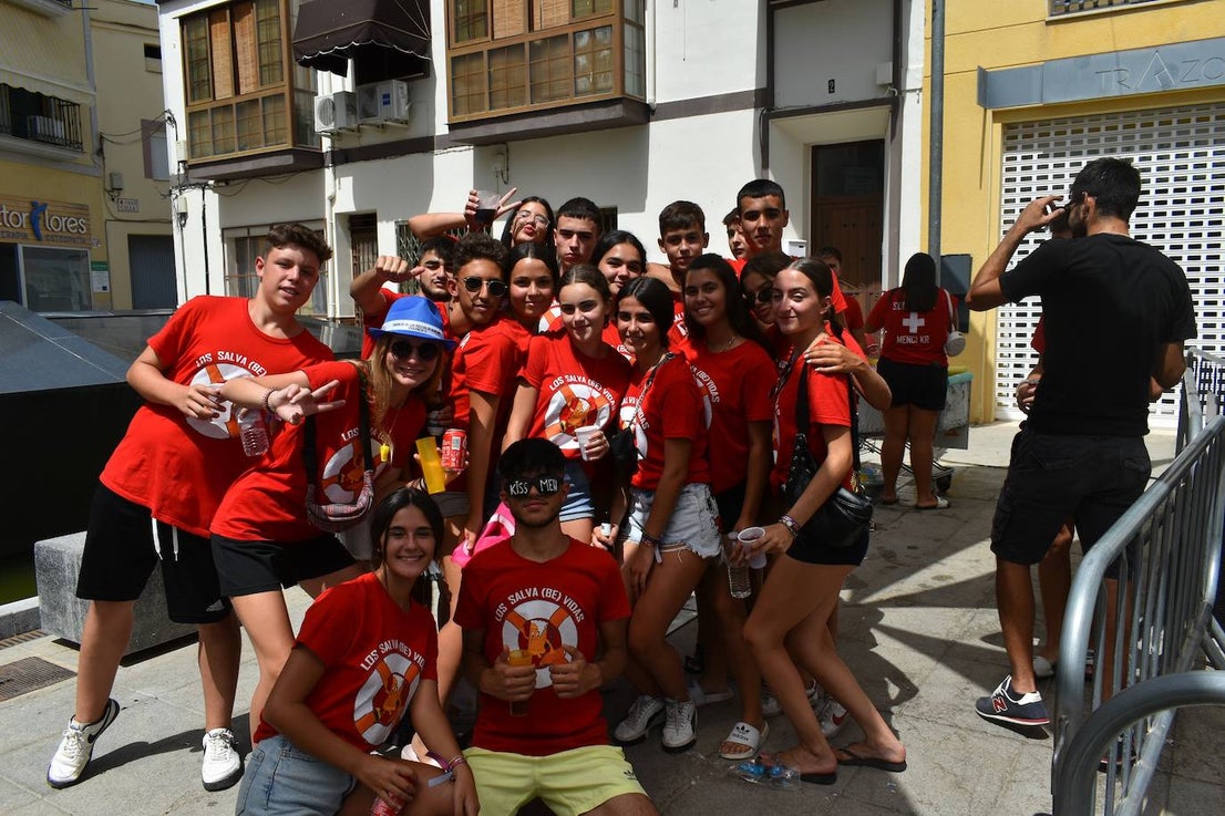 La Feria de Día de Miajadas ha vuelto a ser este año una de las grandes protagonistas de las Fiestas de Agosto 2022, y ha sido gracias a los Cabezudos, que desde bien temprano han animado las calles al ritmo de la charanga, la Fiesta de la Espuma en la Plaza de España, todo un éxito, y, sobre todo e indiscutiblemente, gracias a las Peñas, que se han encargado de animar con toda su energía esas Fiestas que hacía tres años no podían disfrutar. Y es que este año, por fin, las Fiestas han vuelto a salir del ferial para recorrer todas las calles de la localidad. 