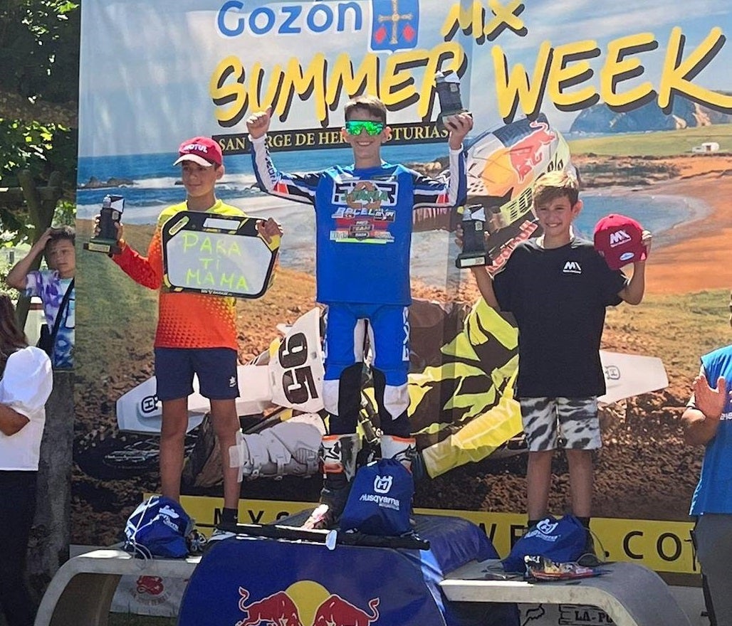 Samuel Tapia en lo más alto del pódium de la Summer Week 2022 en Asturias 