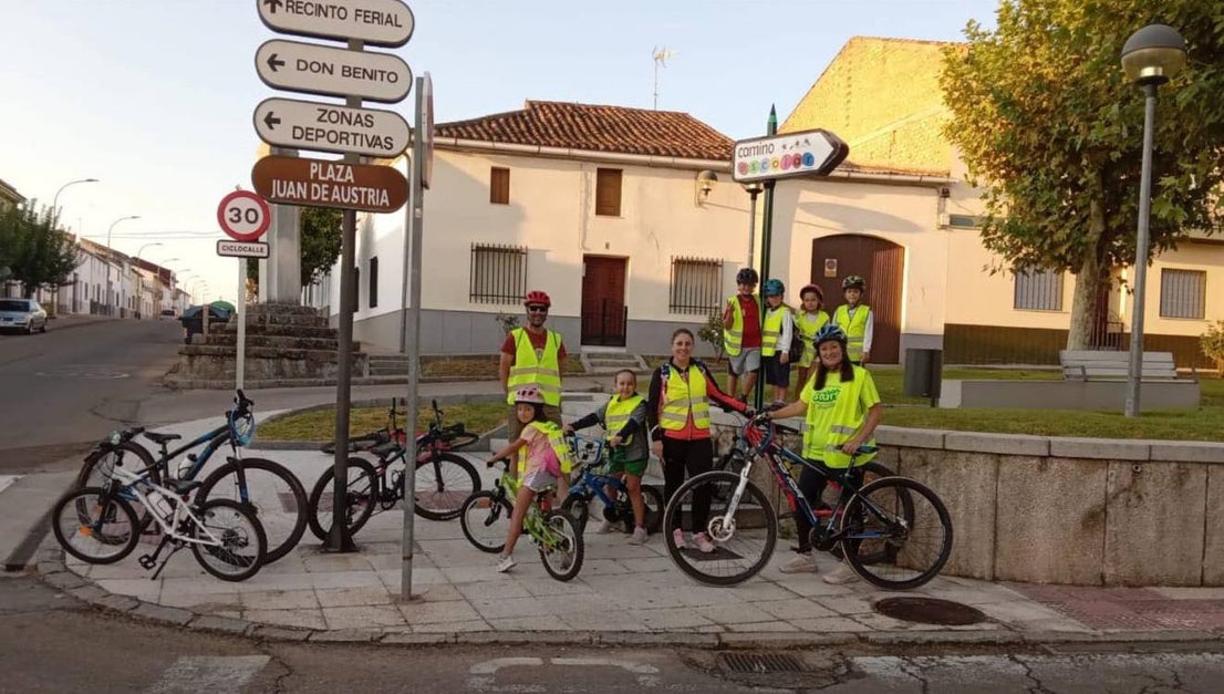 Miajadas ha vivido este 2022 su mejor Semana Europea de la Movilidad, al menos hasta la fecha, porque el municipio se supera año tras año. Mayores y pequeños disfrutaron durante dos semanas de gymkanas fotográficas, rutas andando o en bicicleta, concursos, ludotalleres, y premios a su compromiso con la sostenibilidad, entre otras muchas actividades. 