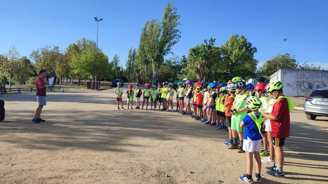 Miajadas ha vivido este 2022 su mejor Semana Europea de la Movilidad, al menos hasta la fecha, porque el municipio se supera año tras año. Mayores y pequeños disfrutaron durante dos semanas de gymkanas fotográficas, rutas andando o en bicicleta, concursos, ludotalleres, y premios a su compromiso con la sostenibilidad, entre otras muchas actividades. 