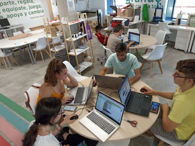 Campamento Tech de Miajadas en el laboratorio Circular FAB de la localidad 