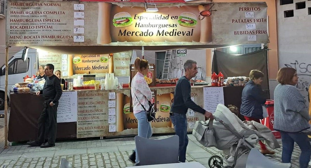 Del 11 al 13 de noviembre Miajadas retrocedió hasta la época medieval para llenar sus calles de magia y fantasía. Puestos de artesanía, gastronomía, talleres y pasacalles hicieron las delicias de vecinos de todas las edades, y también de visitantes que no quisieron perderse esta atracción turística y cultural. 