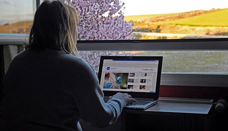 El programa 'ConectadAs Extremadura' quiere reducir la brecha digital de género en Miajadas