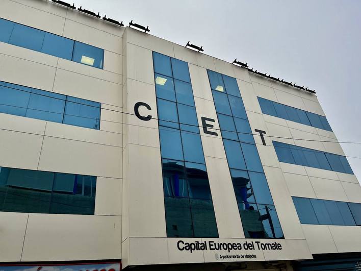 Edificio CET 'Capital Europea del Tomate' en Miajadas
