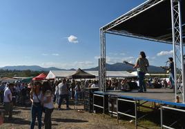Concierto de la romería del Lunes de Pascua en 2022 en la explanada de arriba de El Santo