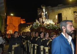 Miajadas ha vivido con pasión su Semana Santa 2023. Entre las procesiones, los fieles acompañaron con devoción los Misterios del Cristo de la Piedad, La Piedad, el Santo Sepulcro y la Virgen de los Dolores. Junto a las Imágenes lloraron la muerte de Cristo y acompañaron a la Santa Madre