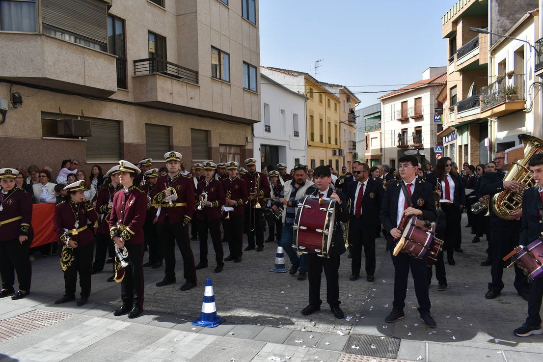 Los miajadeños volvieron a celebrar el reencuentro entre Jesús Resucitado y la Santa Madre