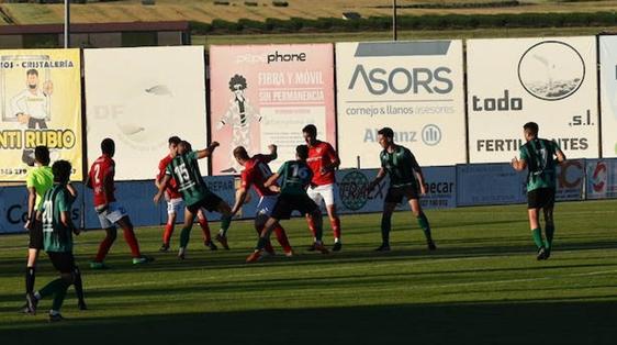 El Miajadas mira de cerca el descenso mientras que el Jerez afianza su Playoff de ascenso