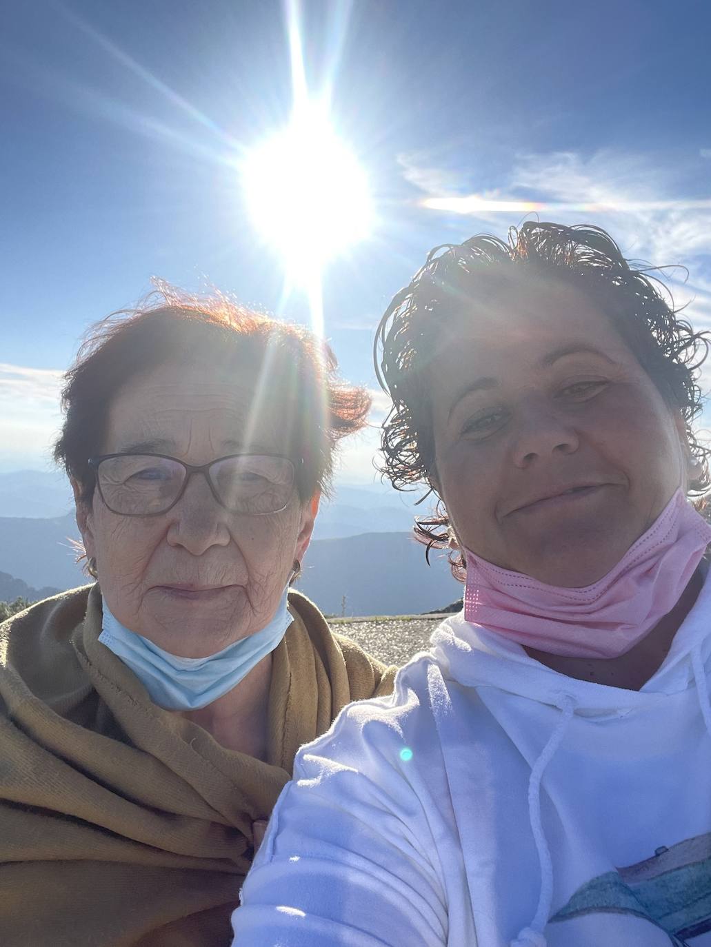 FOTOS: TODO HOMENAJE A UNA MADRE ES POCO