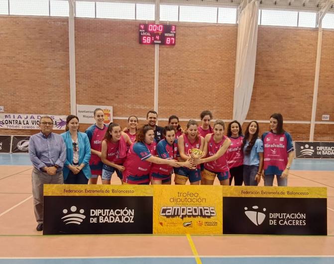 Miajadas acogió la final del Trofeo Diputaciones de Baloncesto masculina y femenina